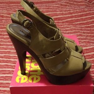 Charoltte Russe 4in Sandals in Taupe